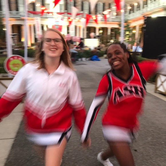 Meet your Posher, Rolland - Picture 1 of 1